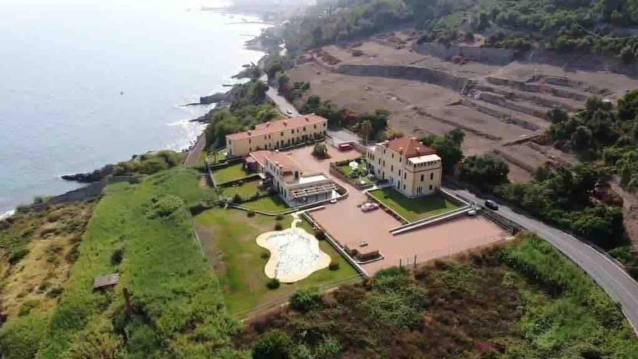 Incanto Sul Mare Con Enorme Terrazza E Piscina Cervo Exterior photo